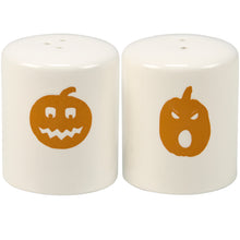 Load image into Gallery viewer, Jack O Lantern Salt and Pepper Shakers