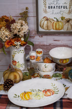 Load image into Gallery viewer, Pumpkin Harvest Salt and Pepper Set