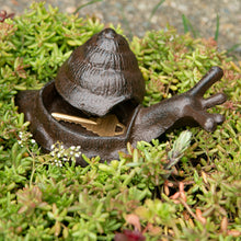 Load image into Gallery viewer, Cast Iron Snail Key Hider