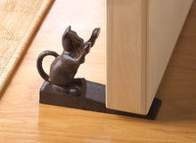 Load image into Gallery viewer, Cat Scratching Door Stop - SoMag2